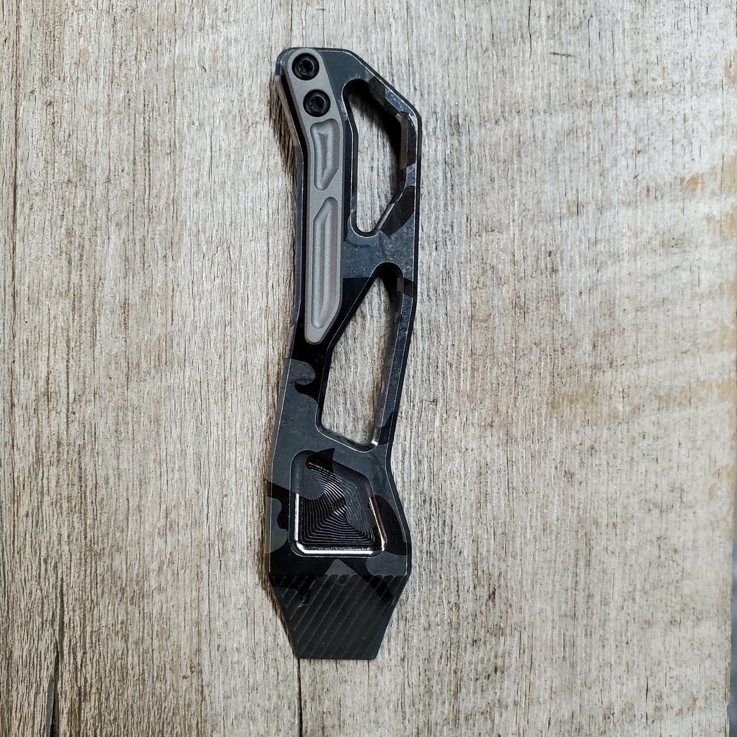 Prybar 52100 carbon steel